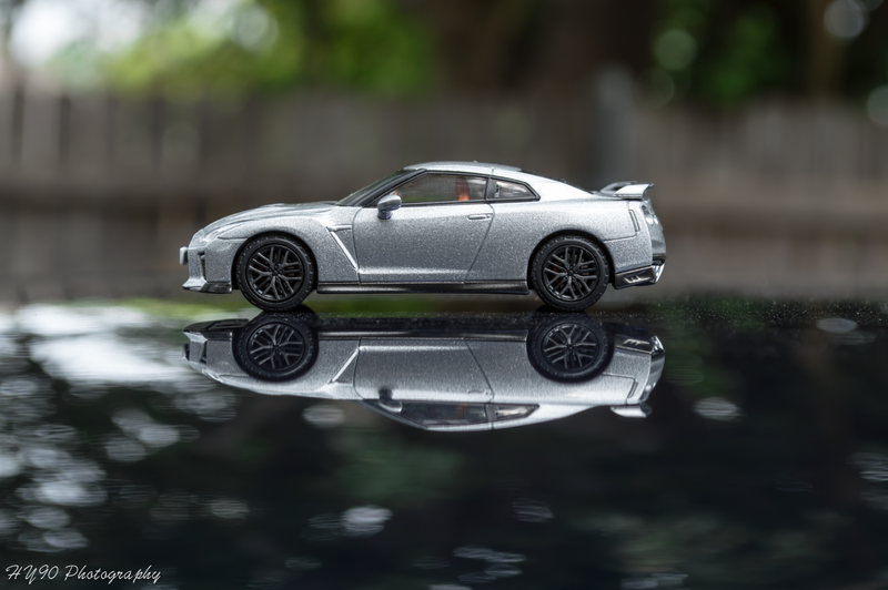 Illustration for article titled TLV Tuesday: Tail of Two GTRs